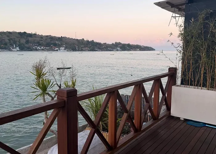 Cantik نوسا ليمبونغان