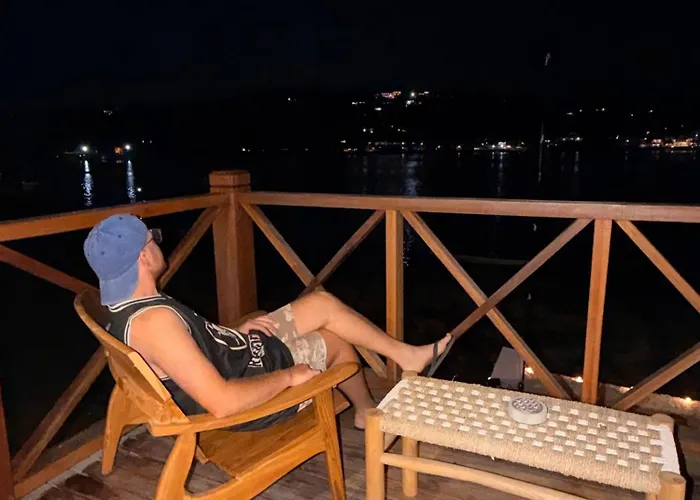 Cantik نوسا ليمبونغان